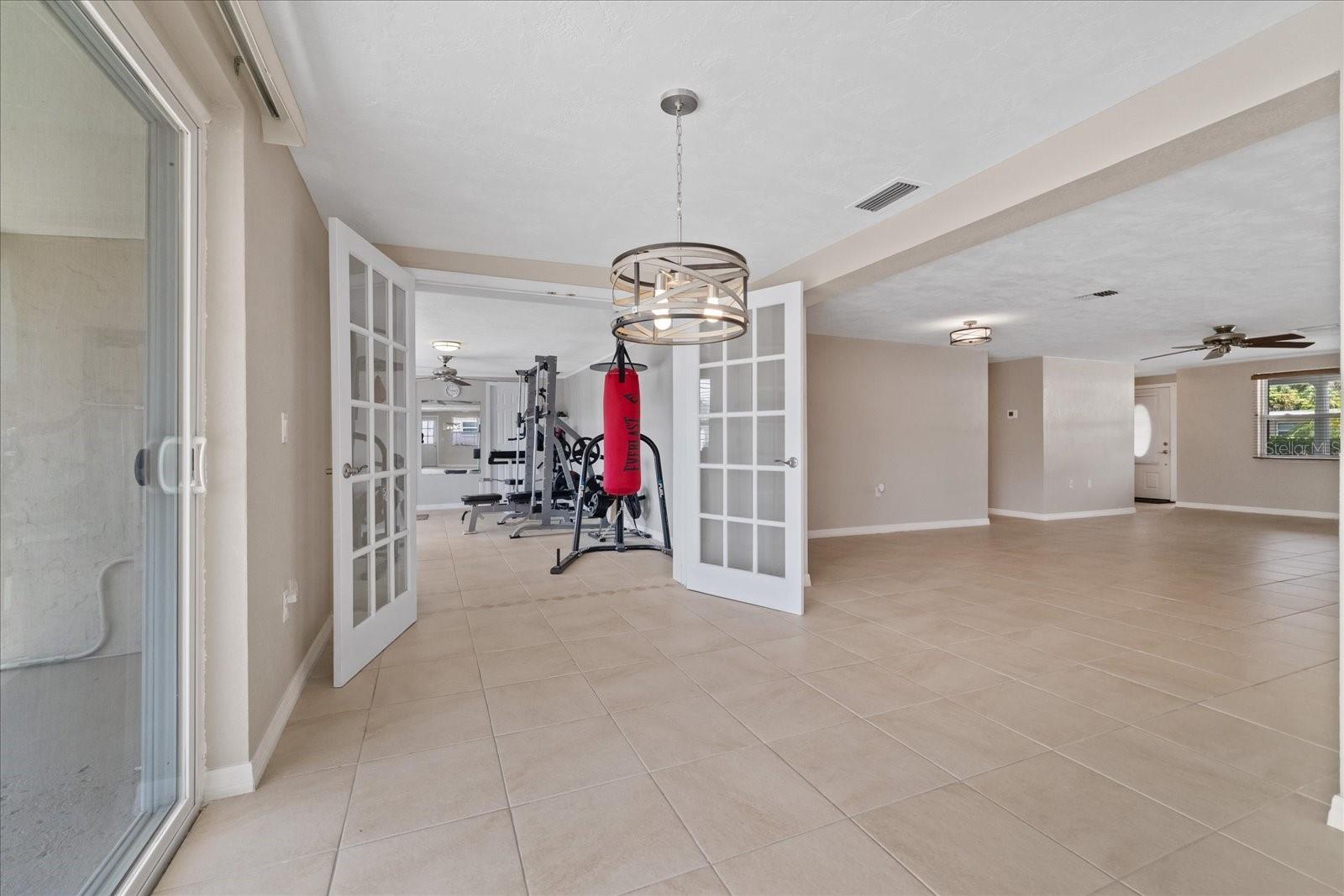 4933 SHELL STREAM BLVD