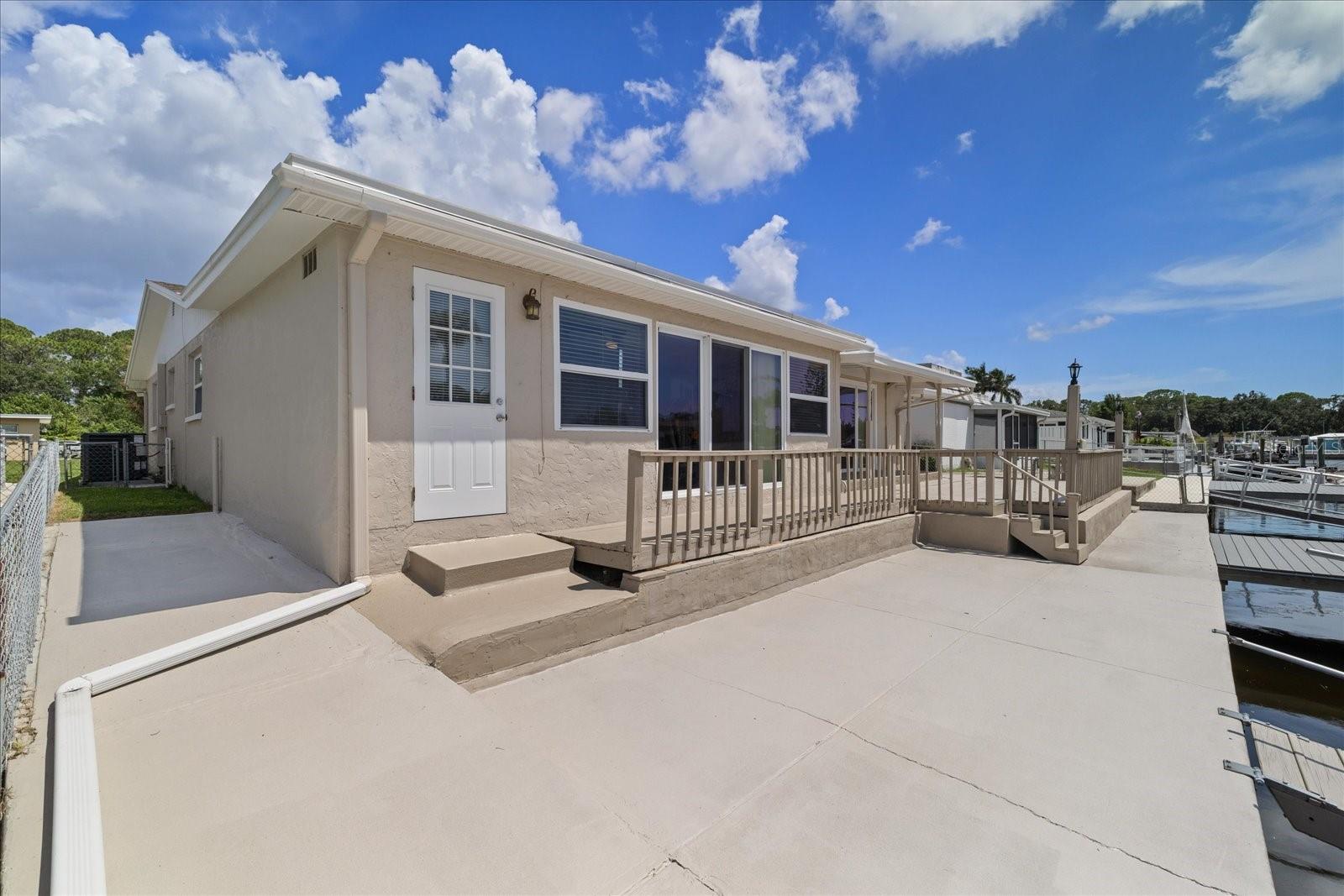 4933 SHELL STREAM BLVD