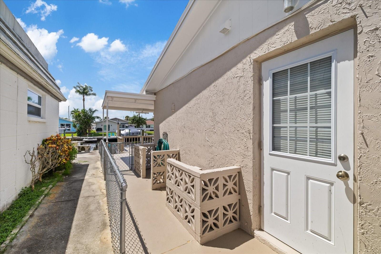 4933 SHELL STREAM BLVD