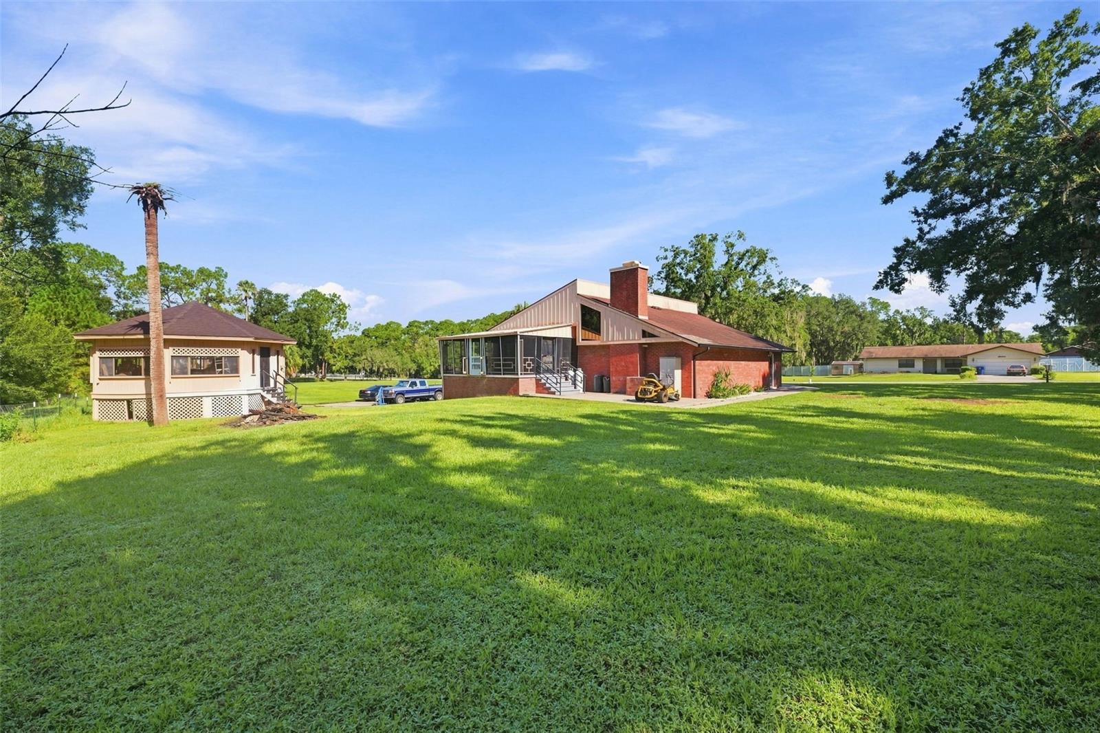 28850 LINDENHURST DR