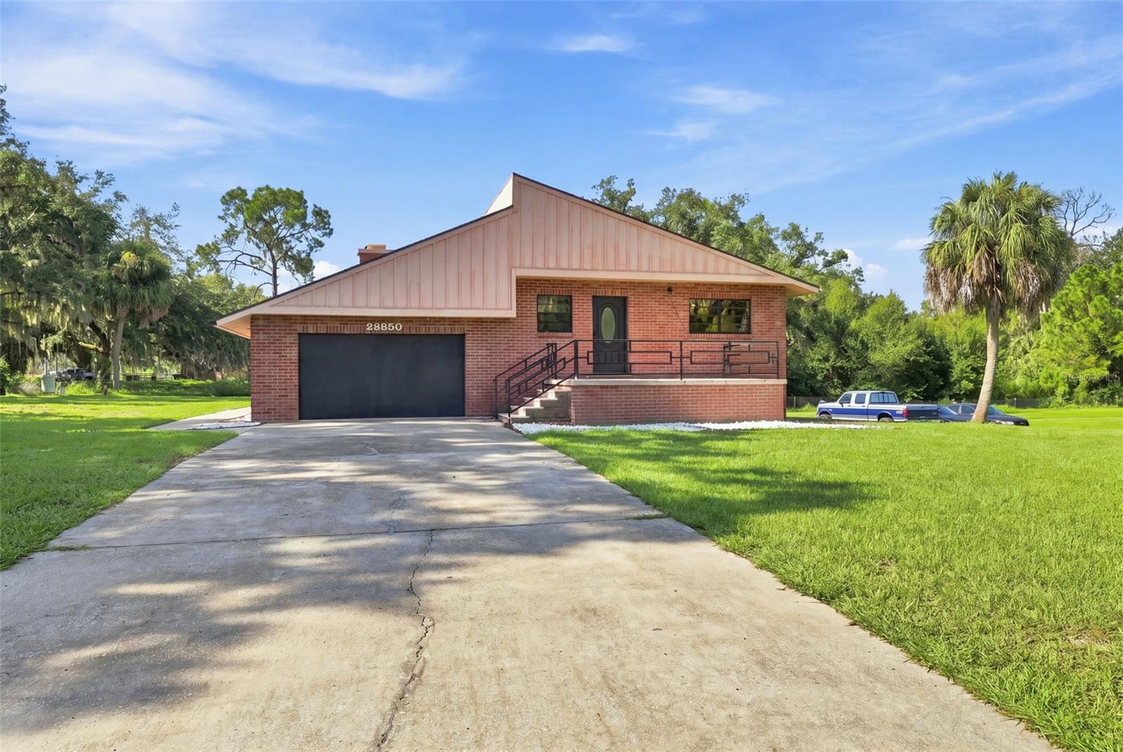 28850 LINDENHURST DR
