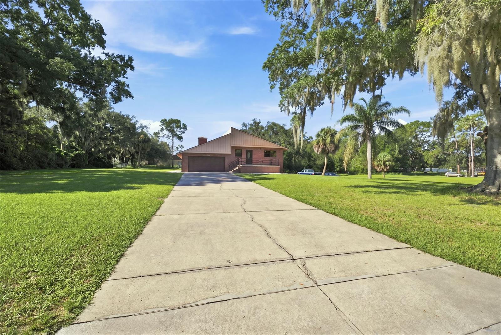 28850 LINDENHURST DR
