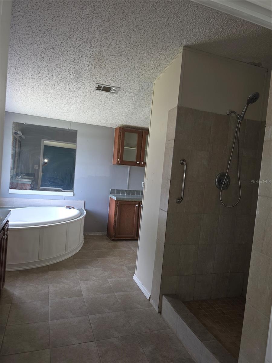 1020 BRINWOOD DR