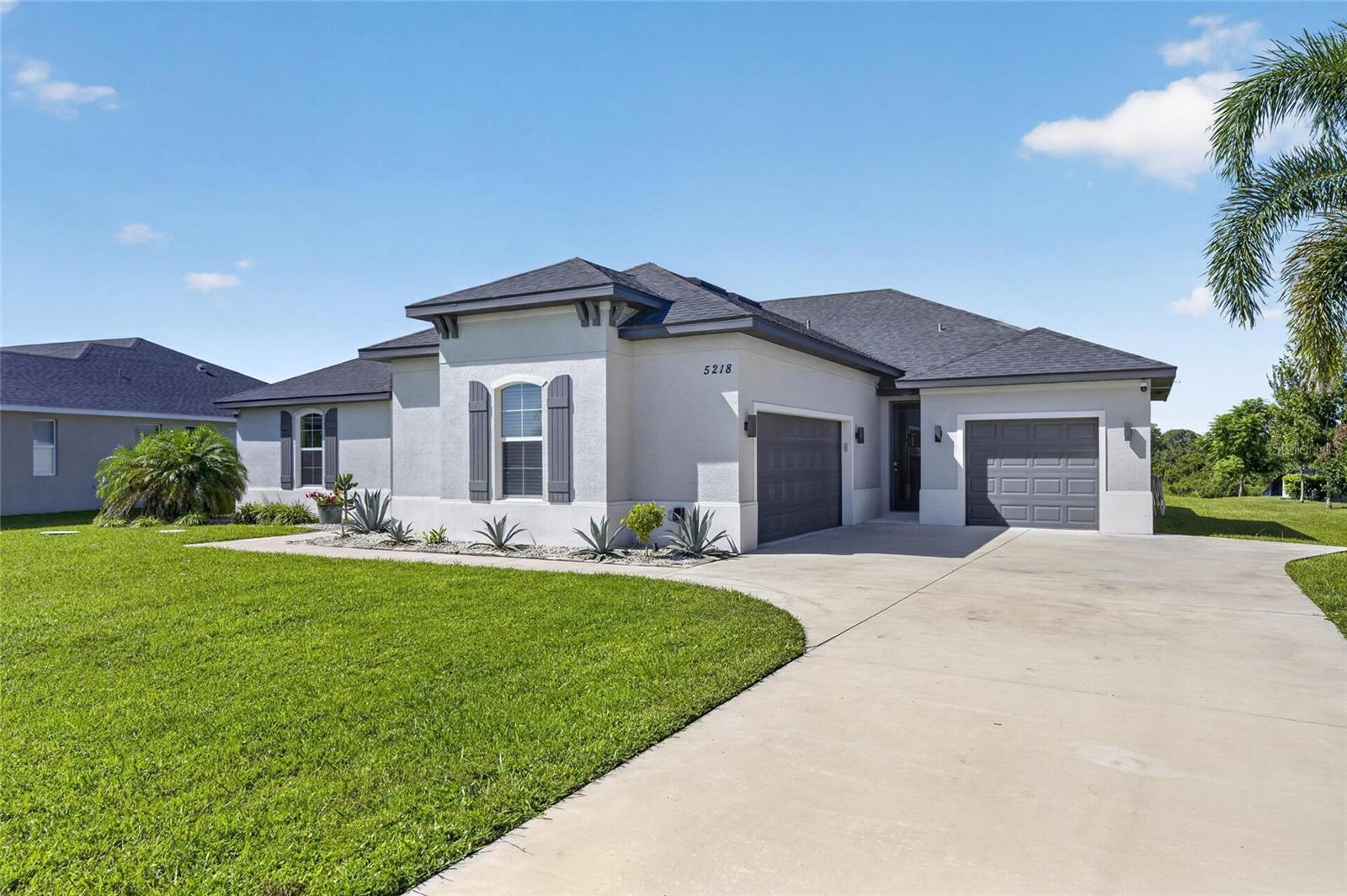 5218 LAKE VENICE DR