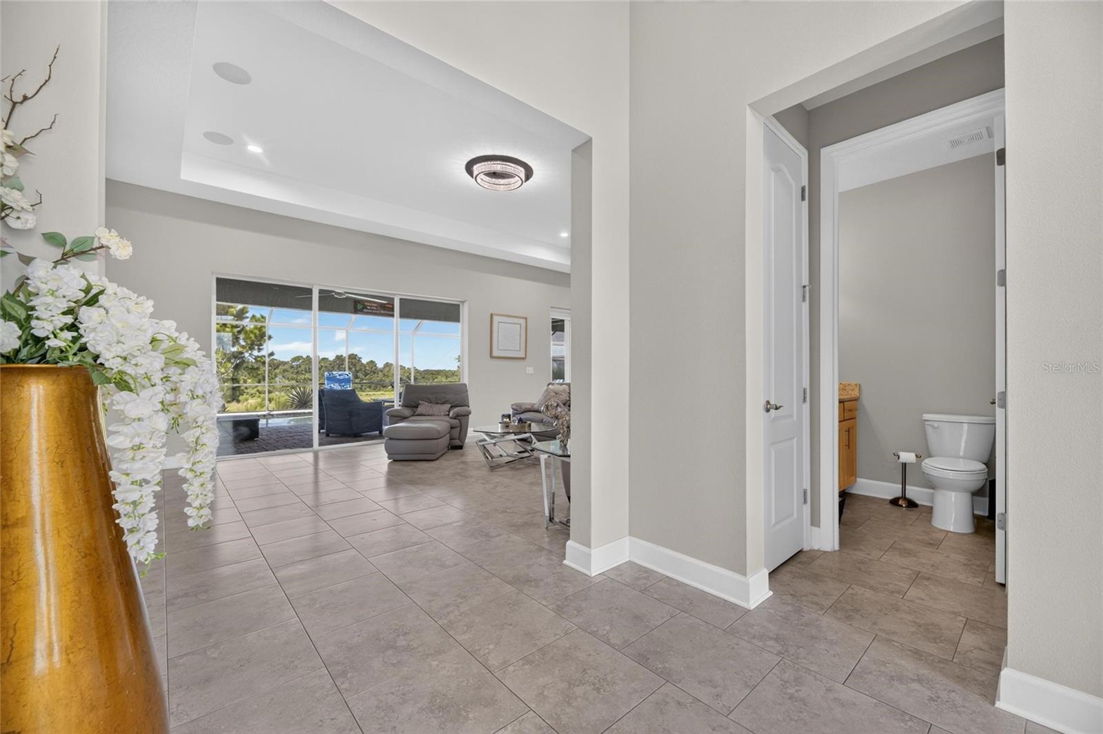 5218 LAKE VENICE DR