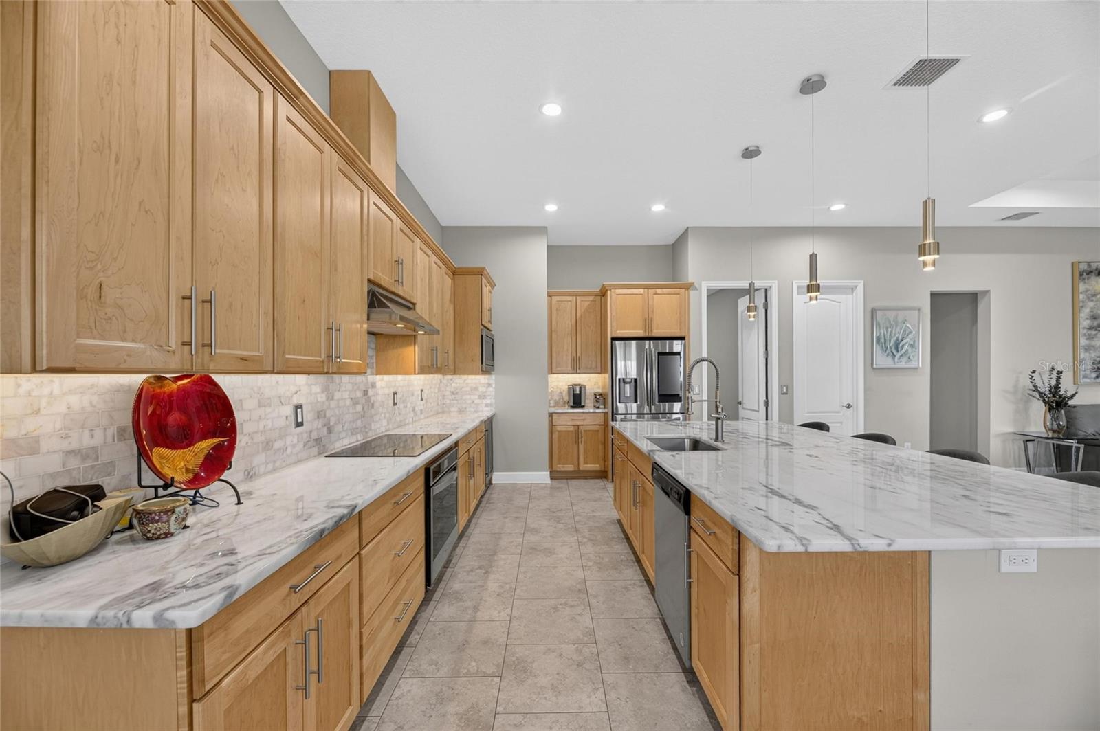 5218 LAKE VENICE DR