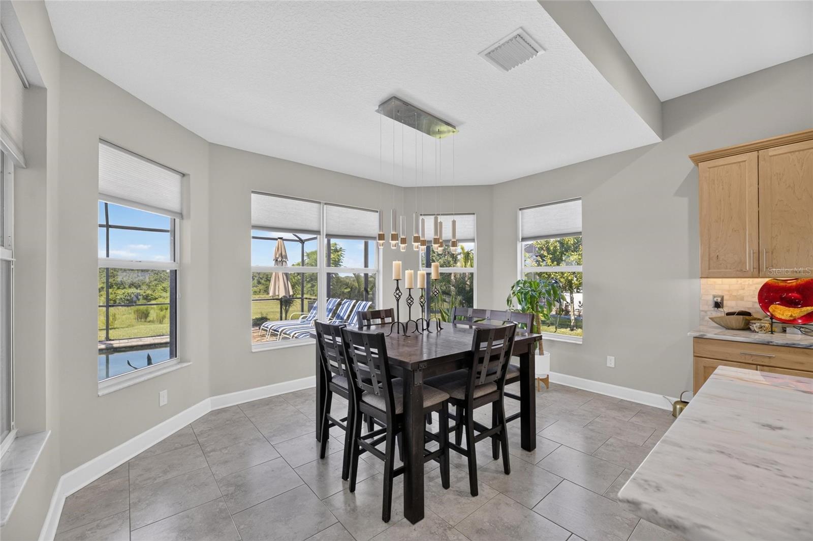 5218 LAKE VENICE DR