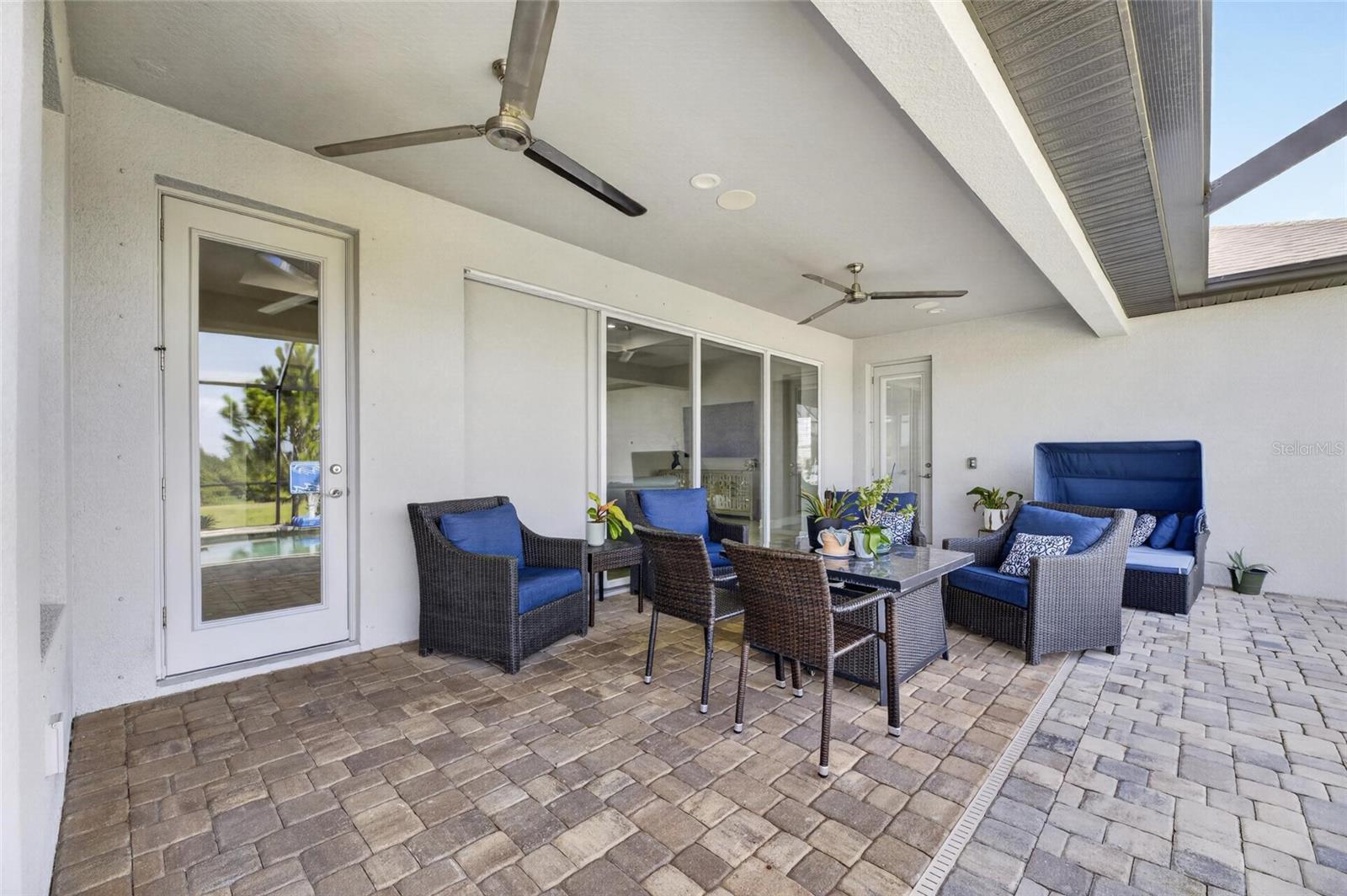 5218 LAKE VENICE DR