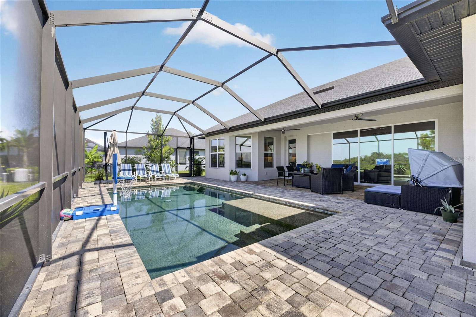 5218 LAKE VENICE DR