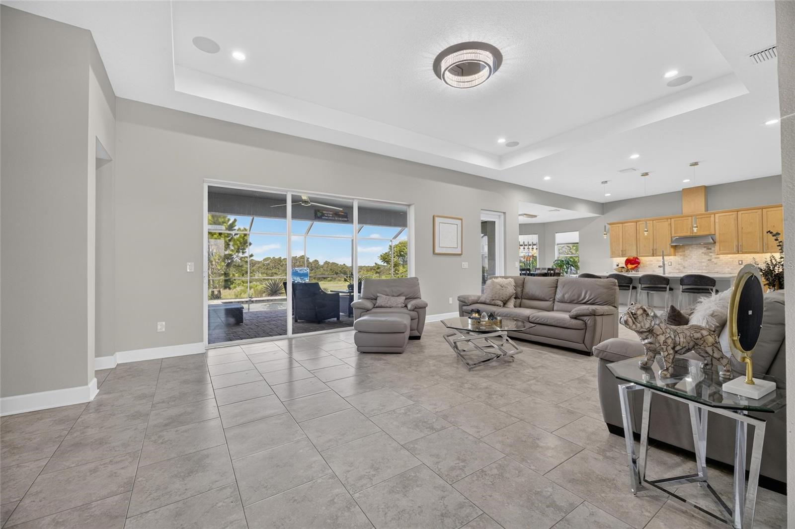 5218 LAKE VENICE DR