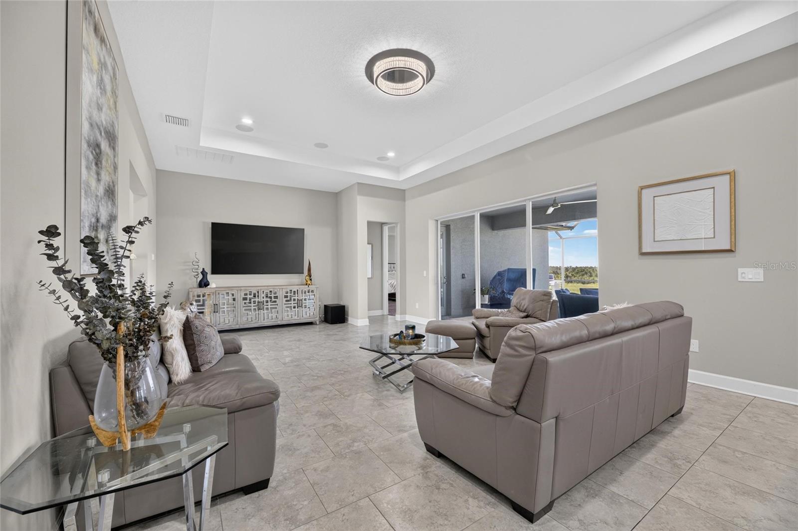 5218 LAKE VENICE DR