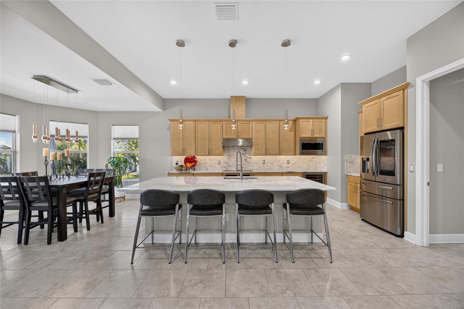 5218 LAKE VENICE DR