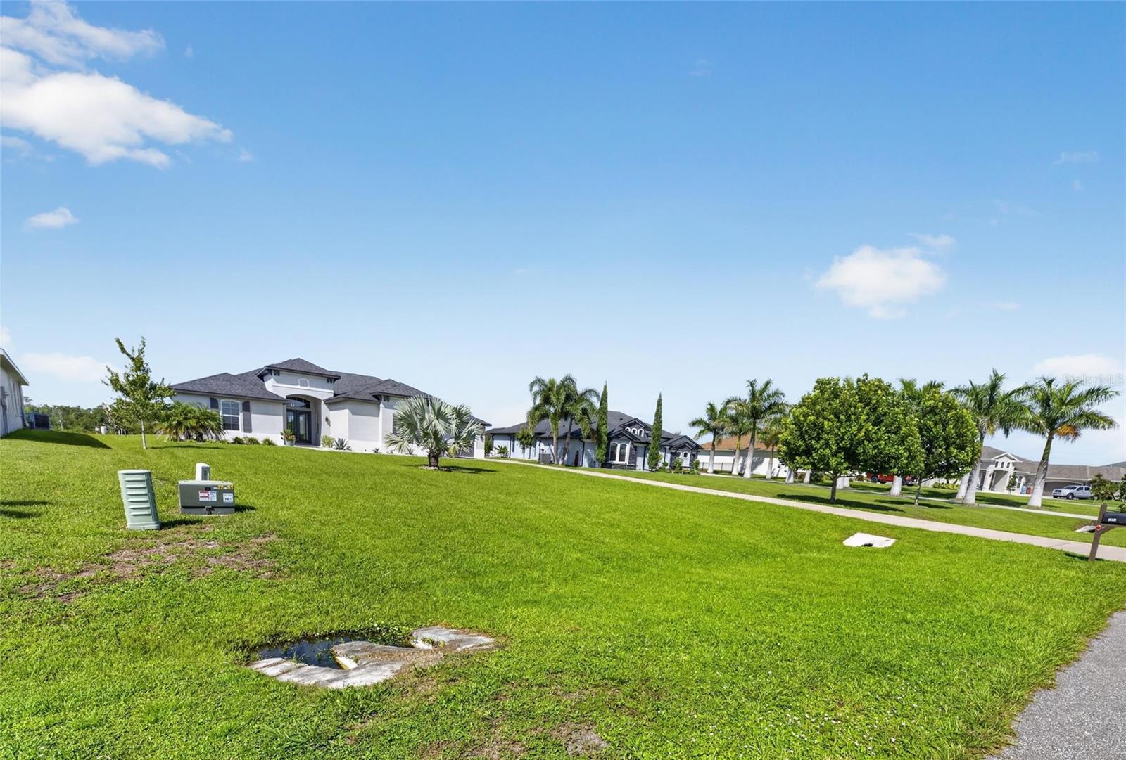 5218 LAKE VENICE DR
