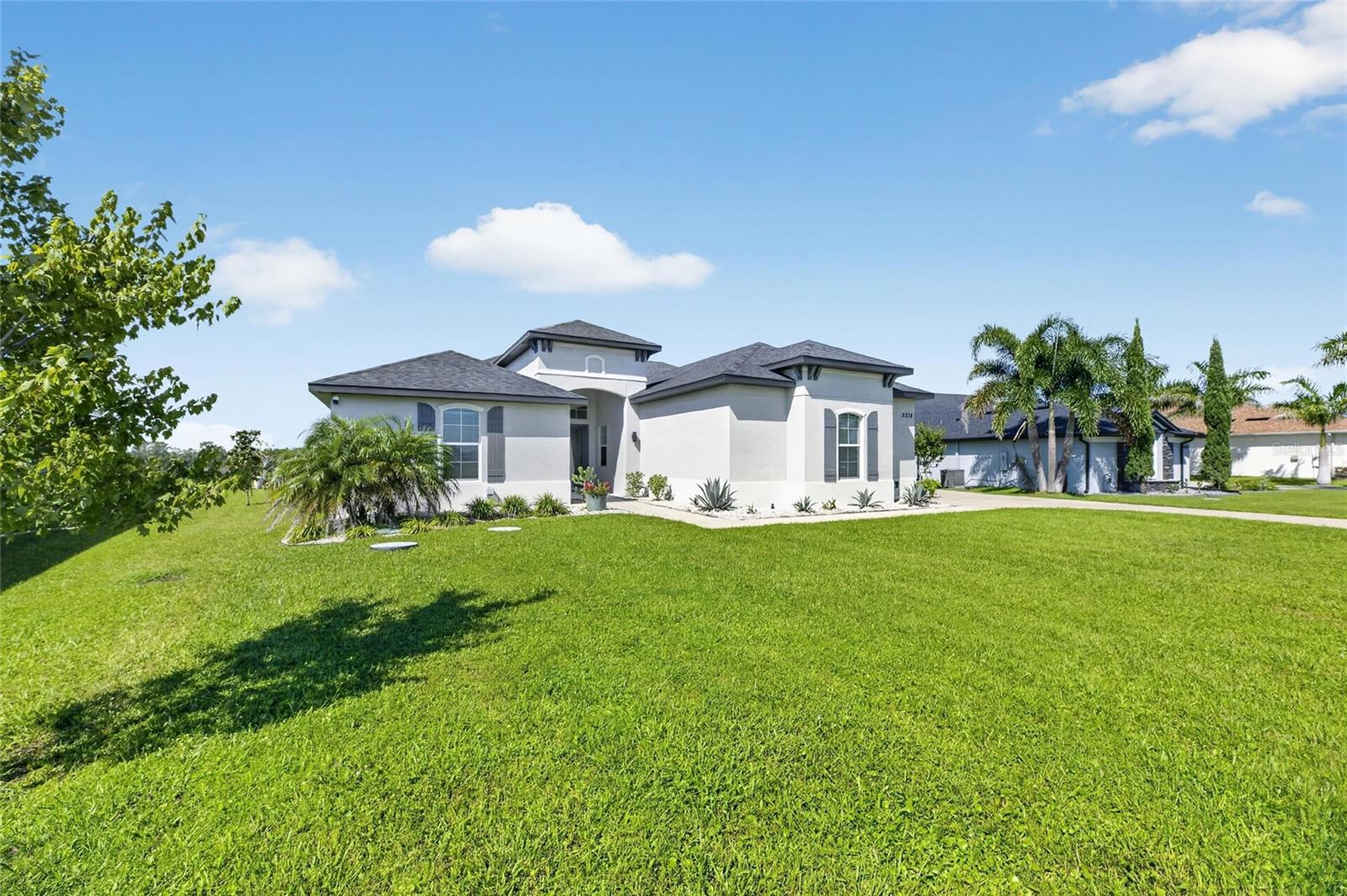 5218 LAKE VENICE DR