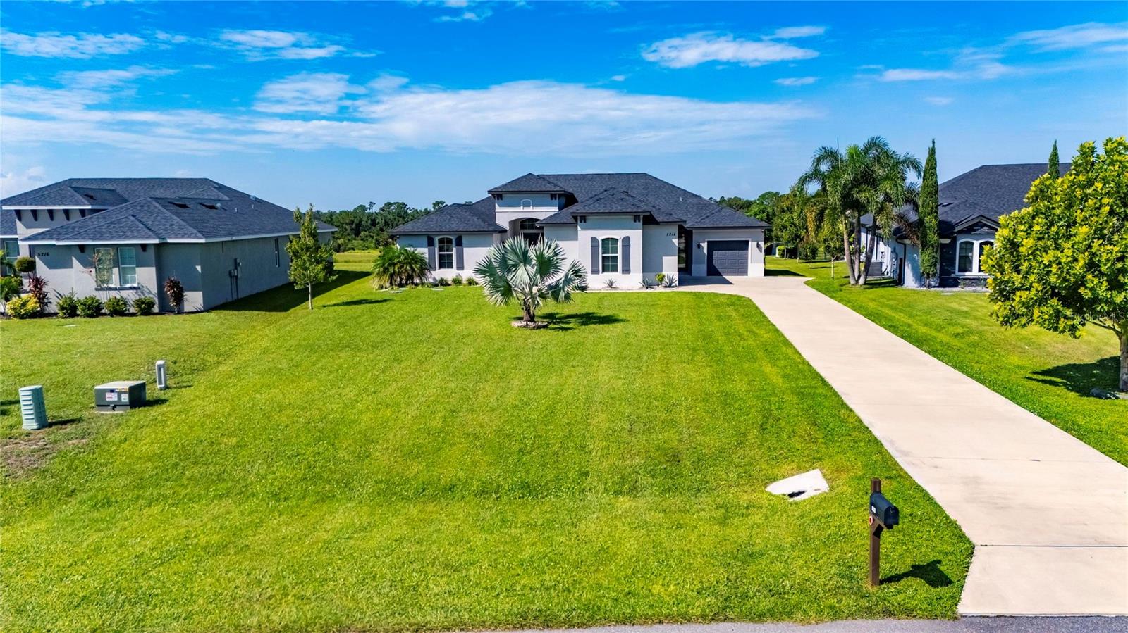 5218 LAKE VENICE DR