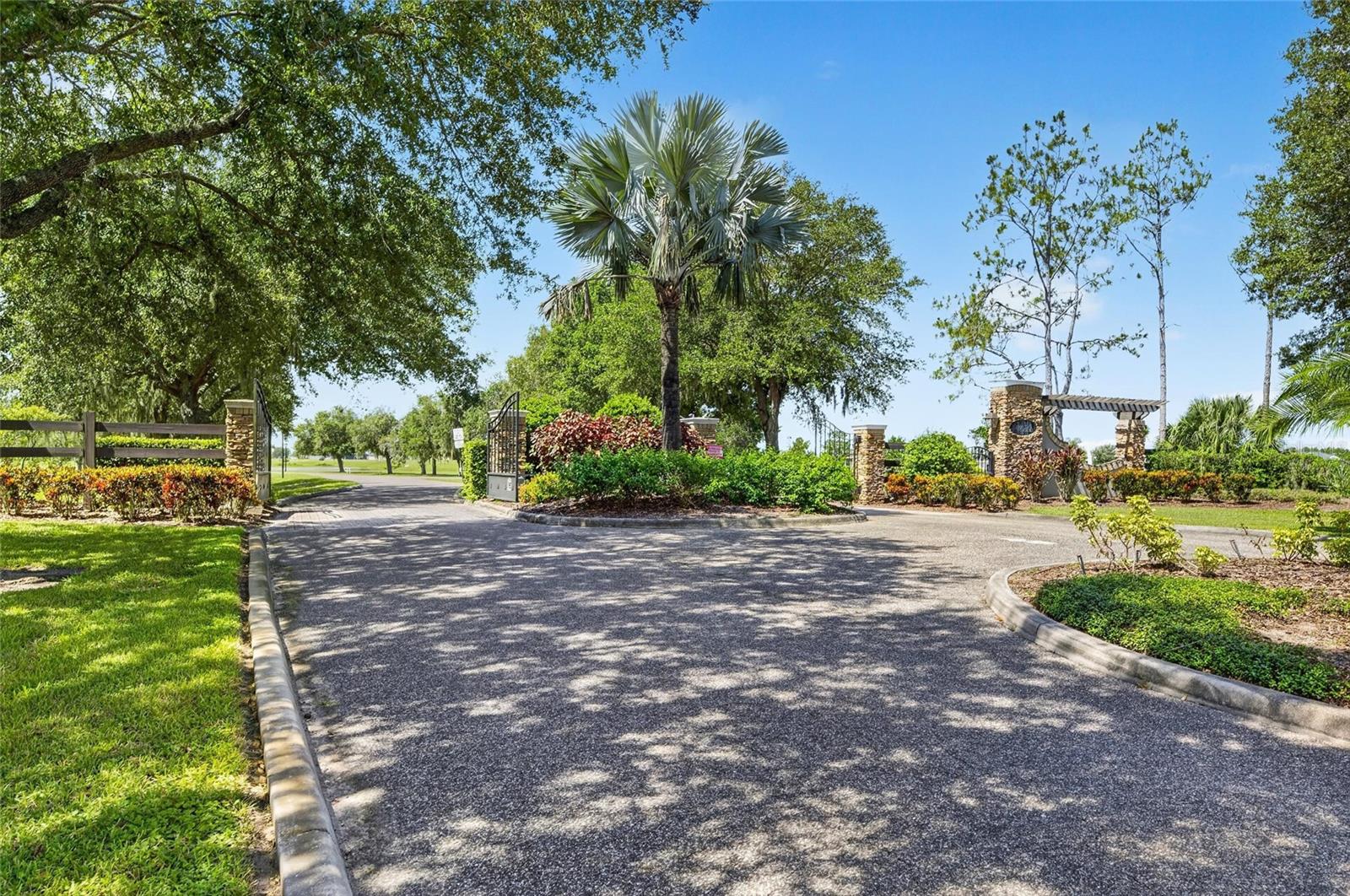 5218 LAKE VENICE DR