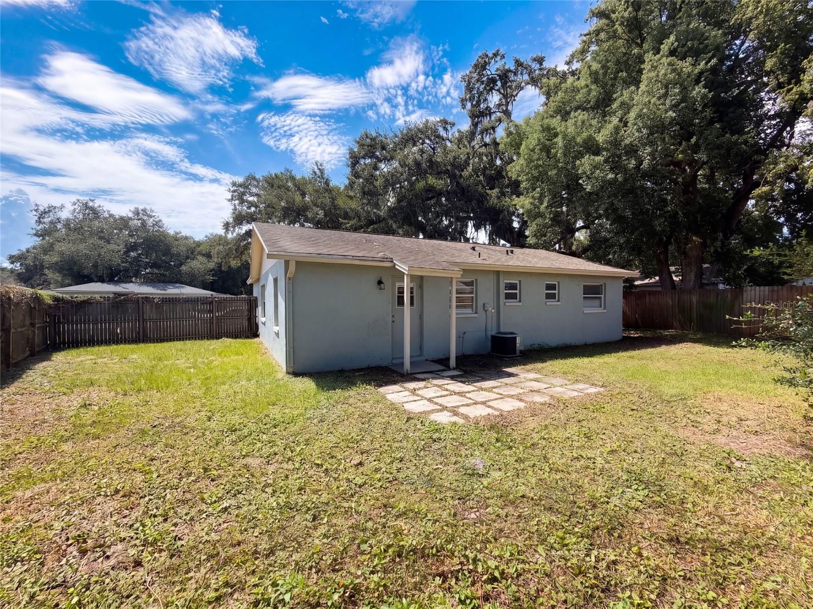 121 INWOOD CIR