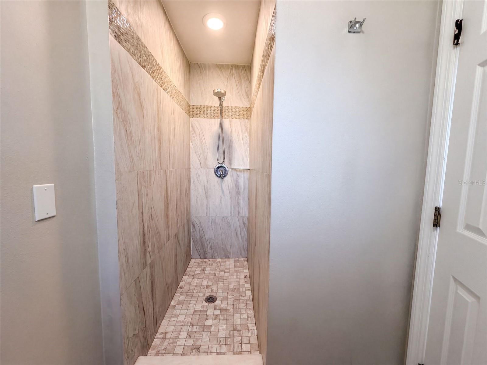 121 INWOOD CIR