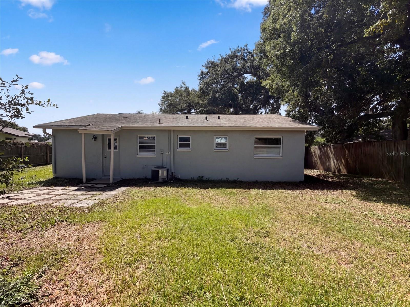 121 INWOOD CIR