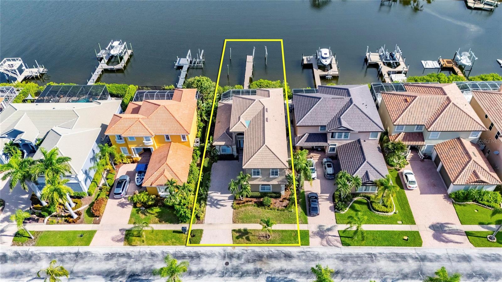 1231 ACAPPELLA LN