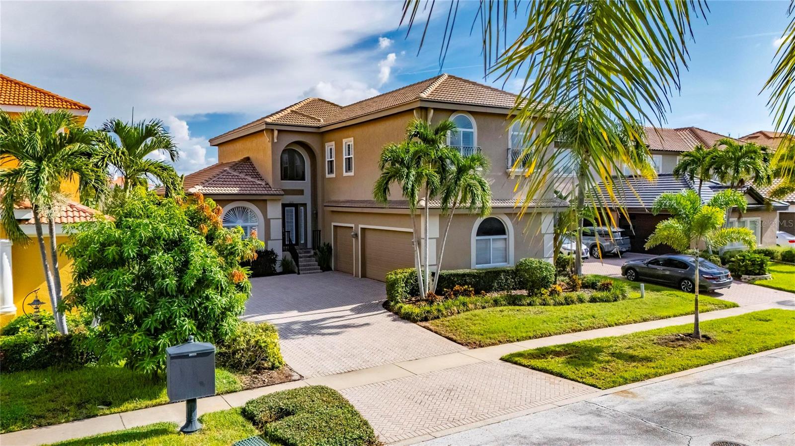 1231 ACAPPELLA LN