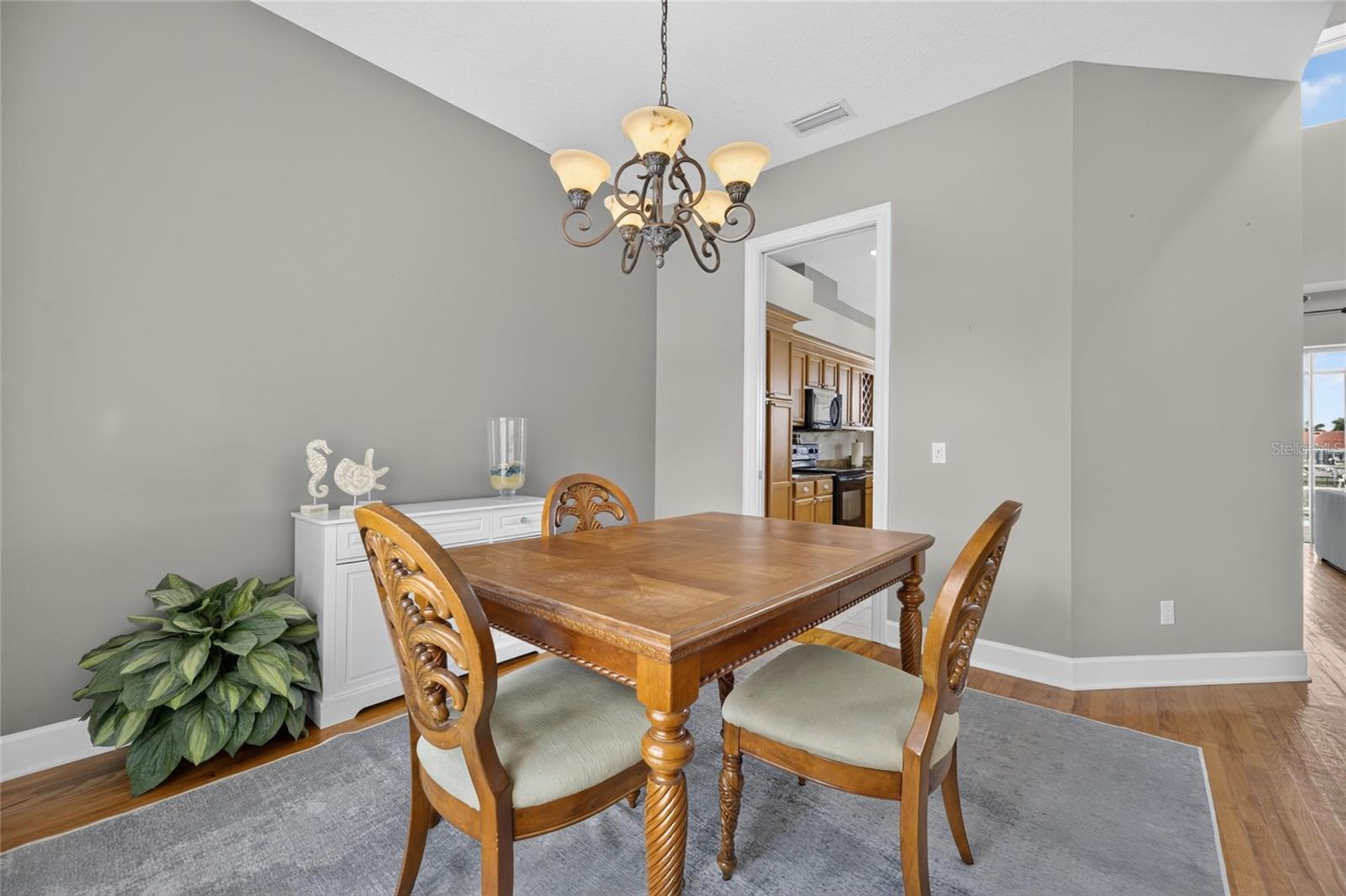 1231 ACAPPELLA LN