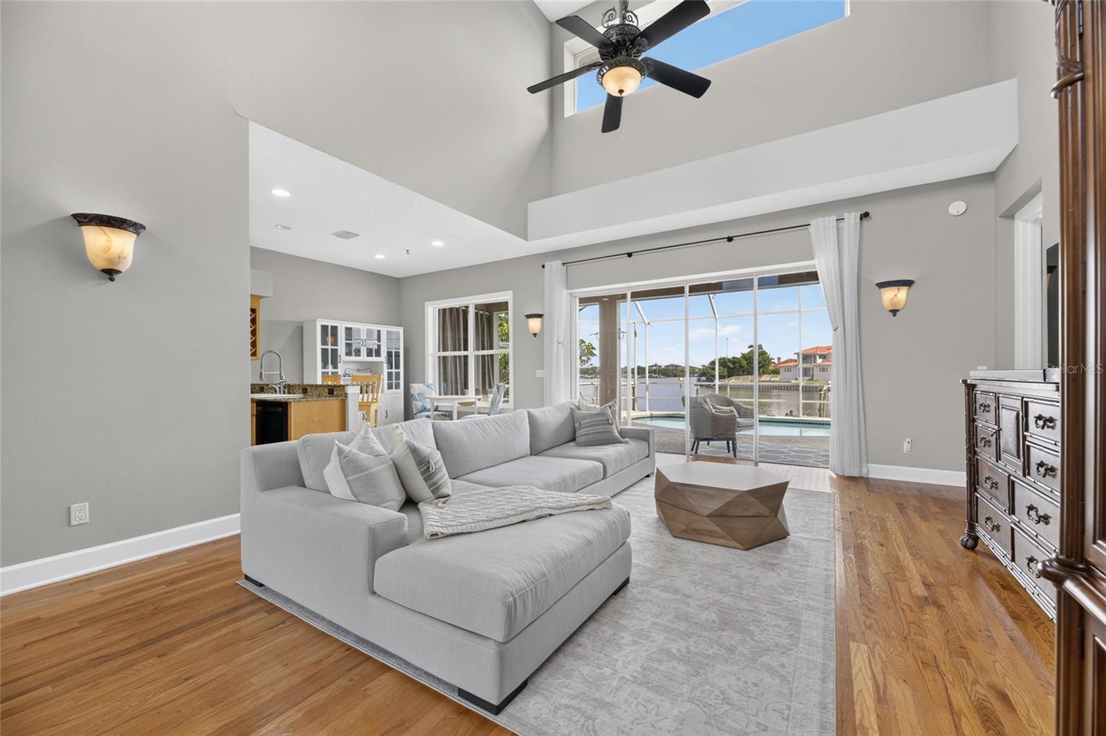 1231 ACAPPELLA LN