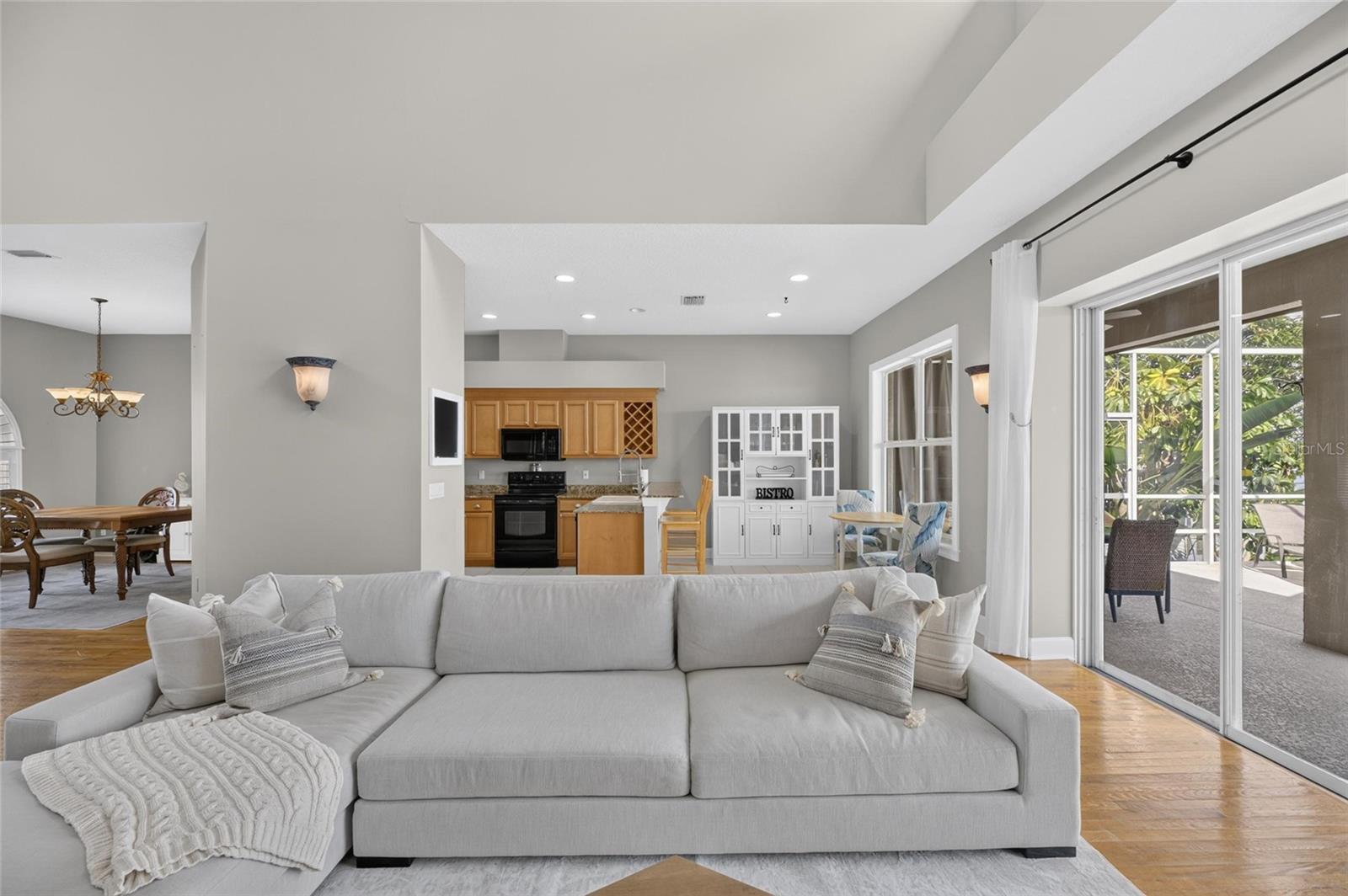 1231 ACAPPELLA LN