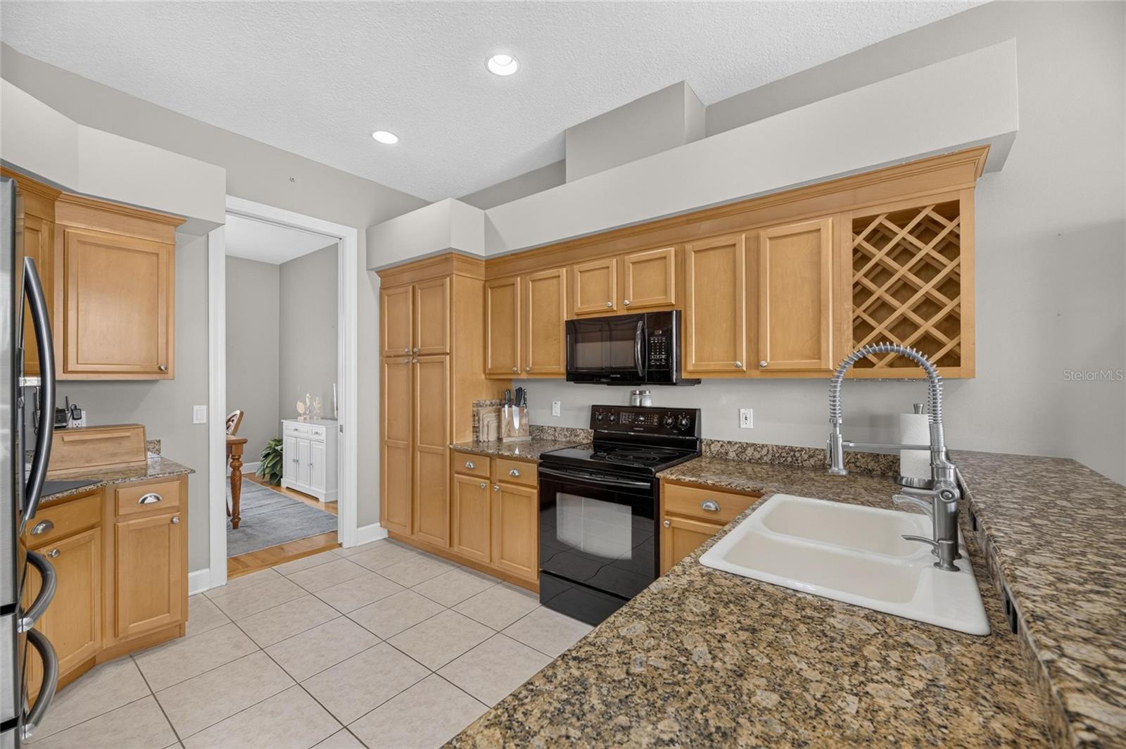 1231 ACAPPELLA LN