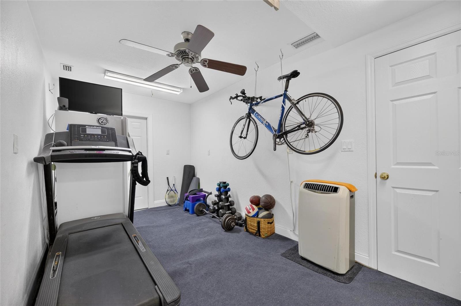 1231 ACAPPELLA LN