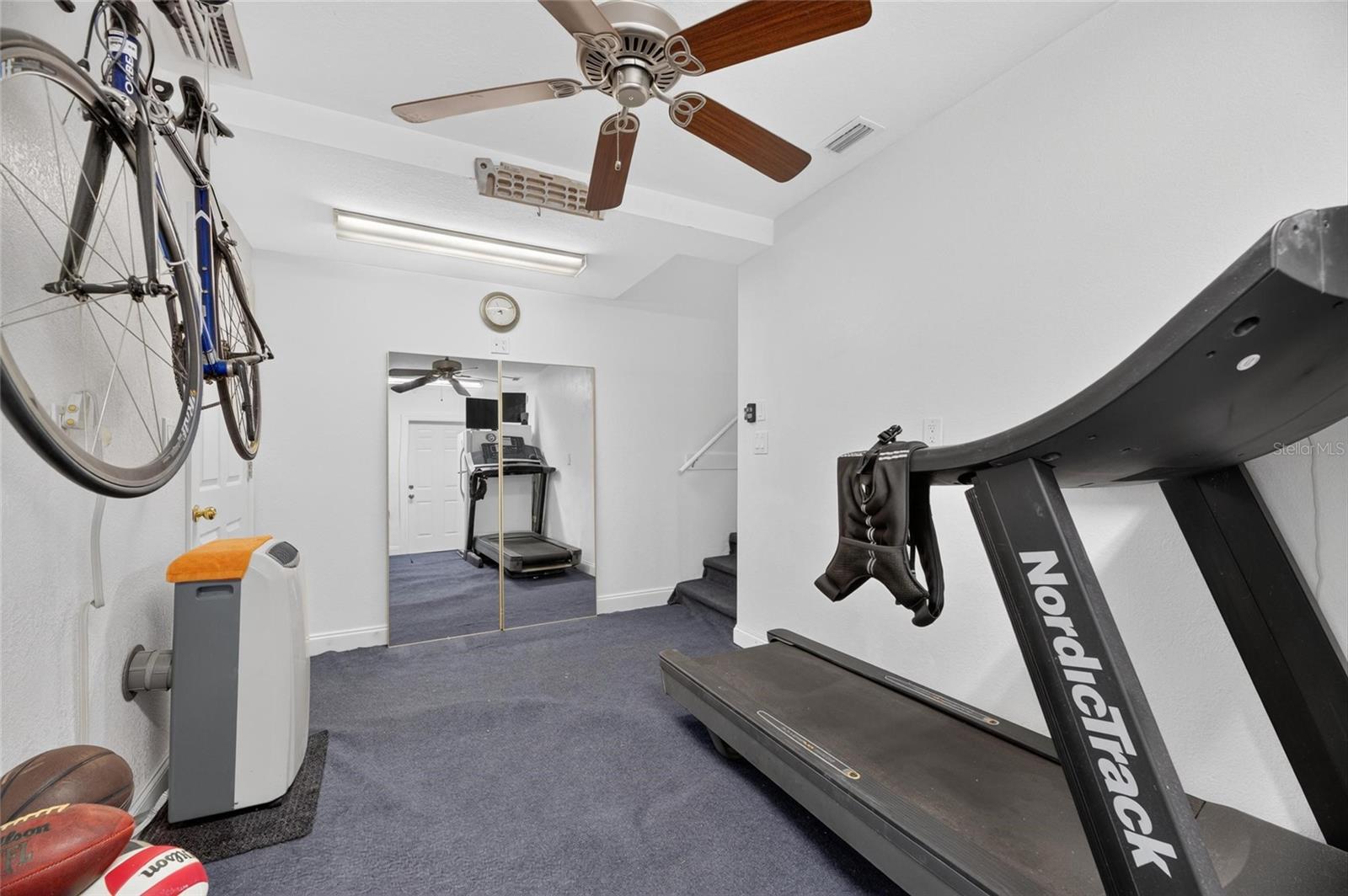 1231 ACAPPELLA LN