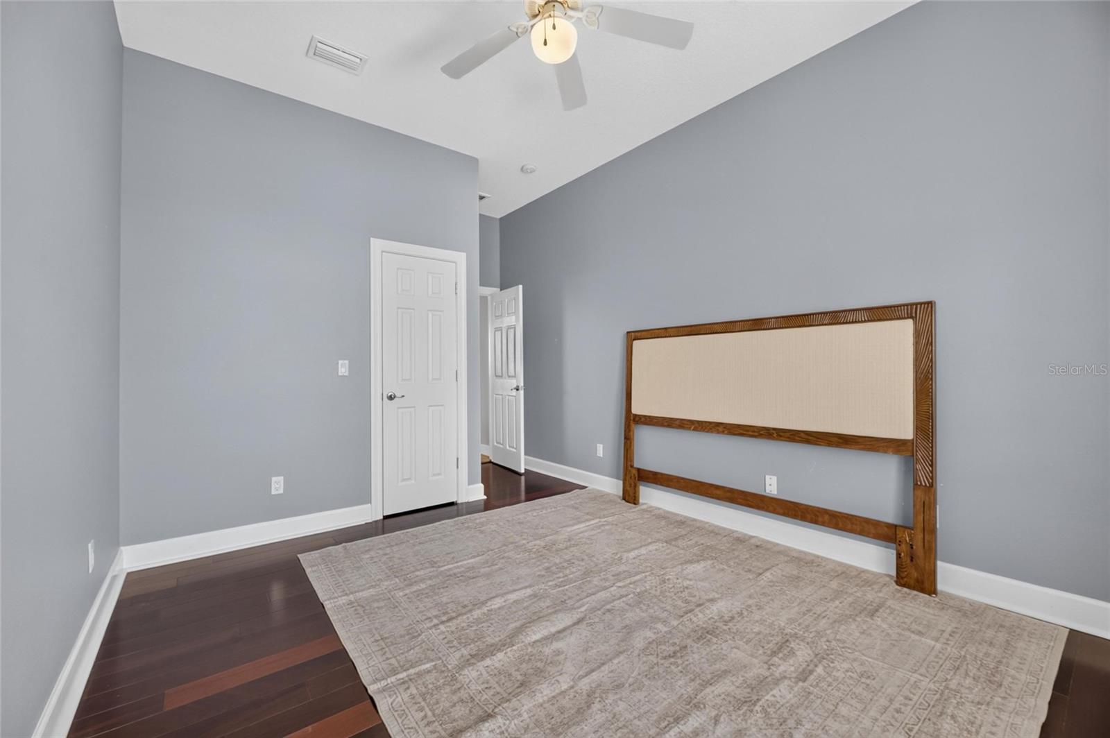 1231 ACAPPELLA LN