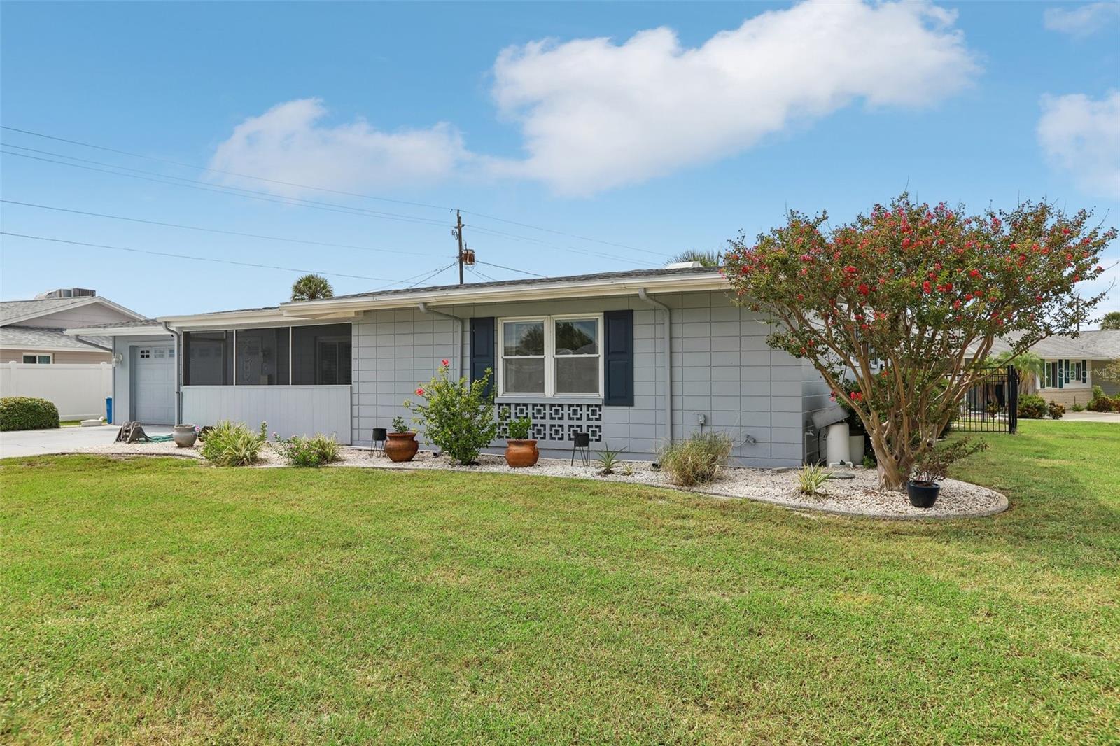 1001 LA JOLLA AVE