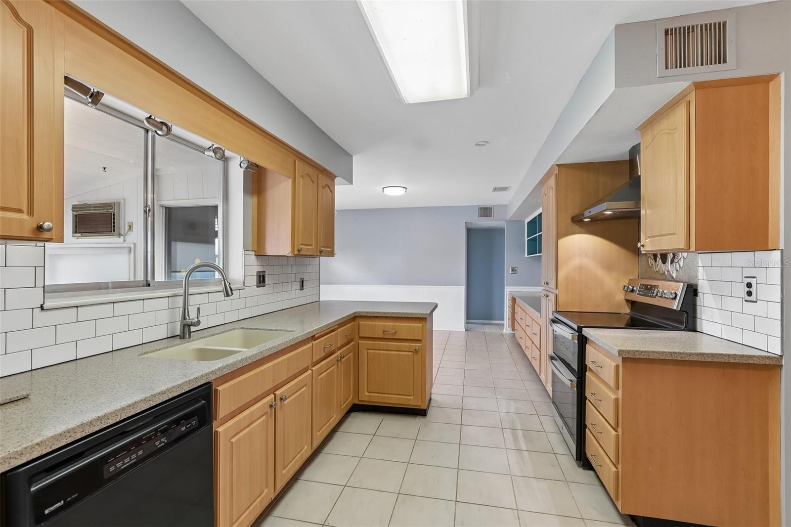 1001 LA JOLLA AVE