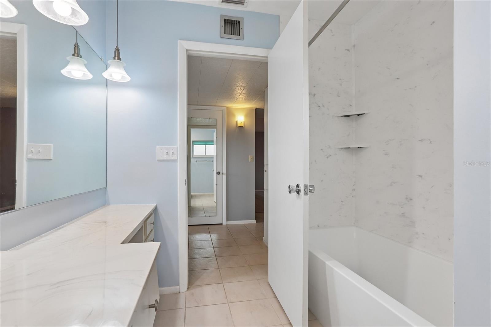 1001 LA JOLLA AVE