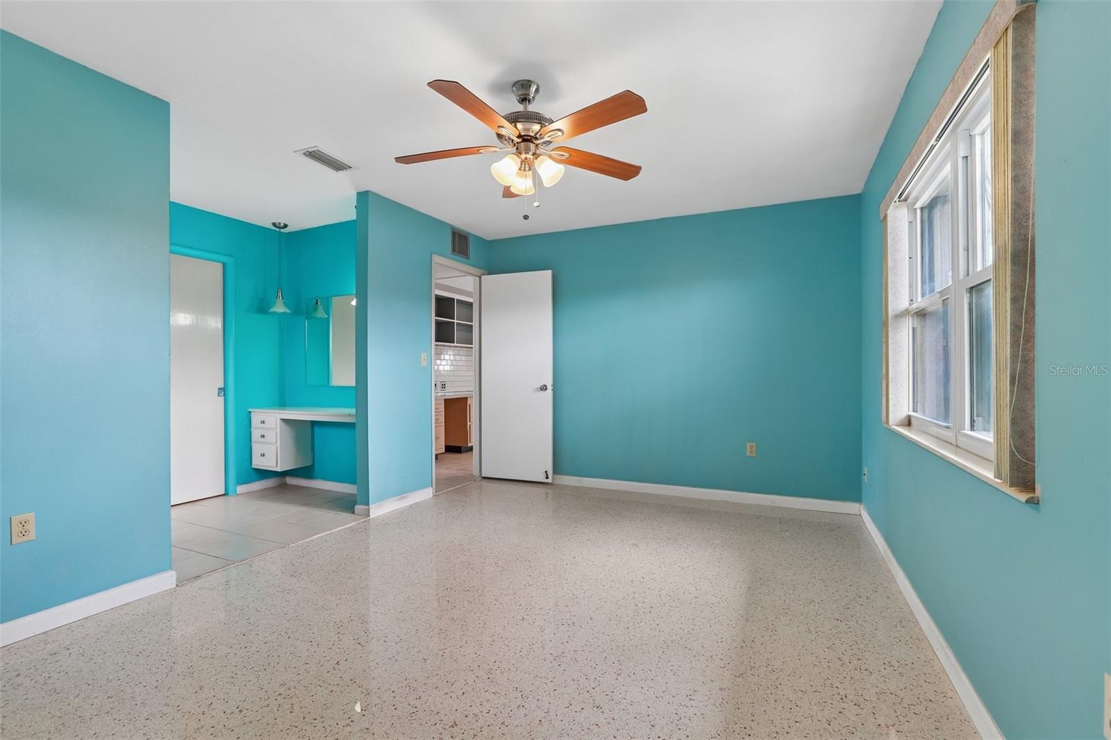 1001 LA JOLLA AVE