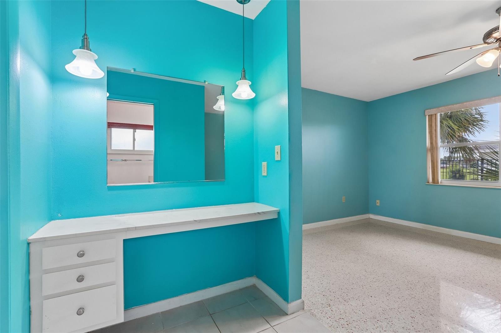 1001 LA JOLLA AVE