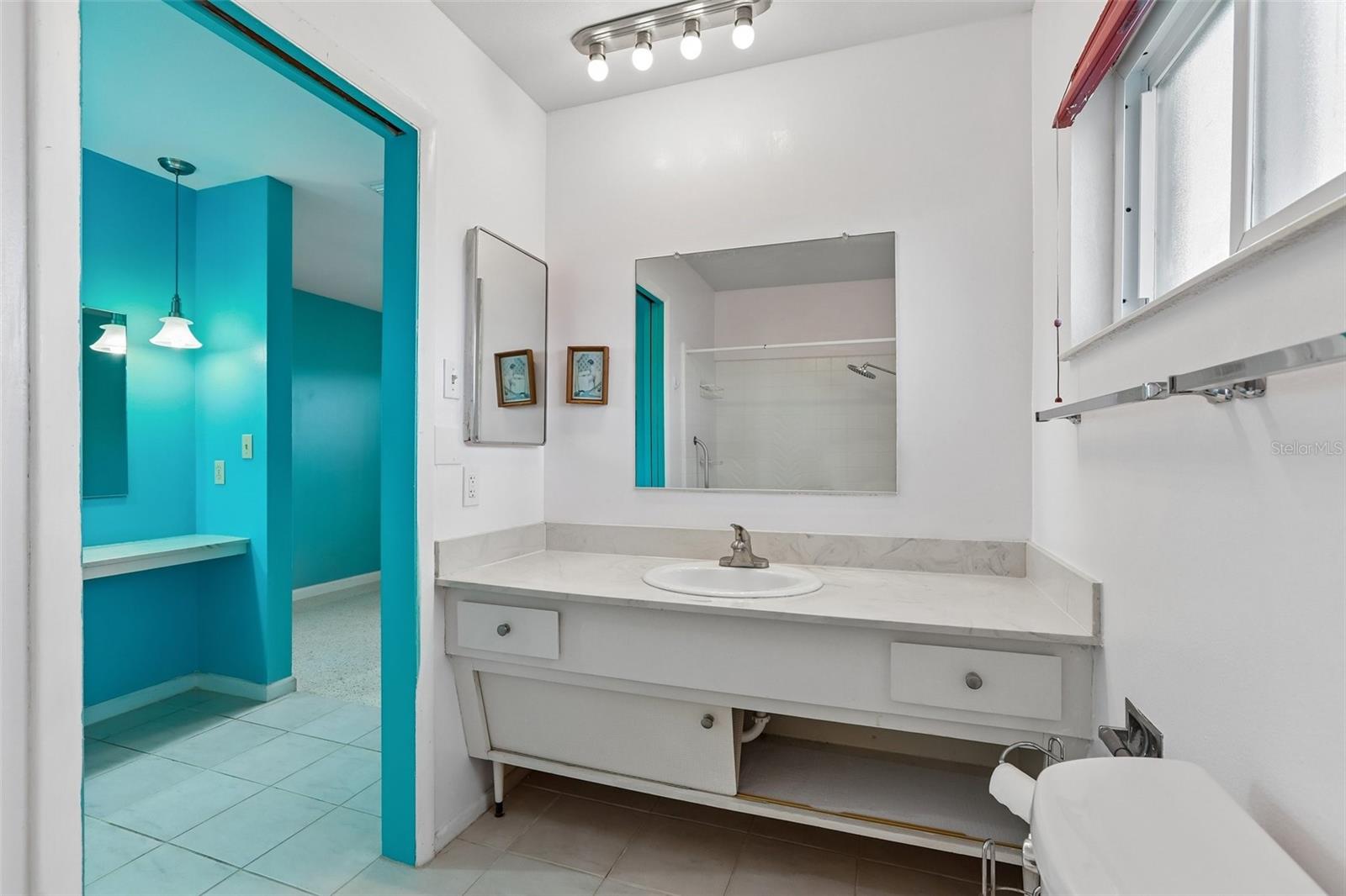 1001 LA JOLLA AVE