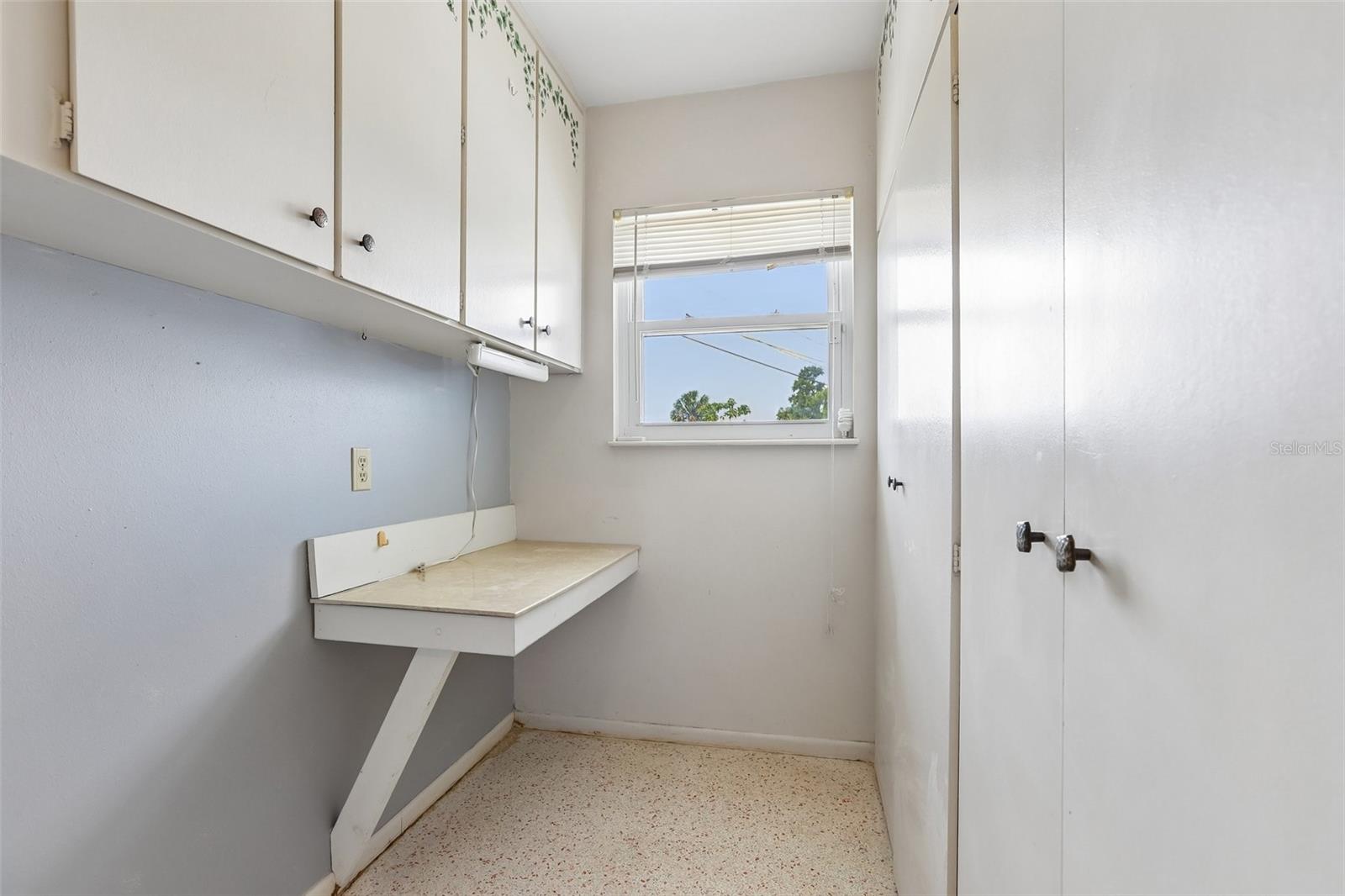 1001 LA JOLLA AVE