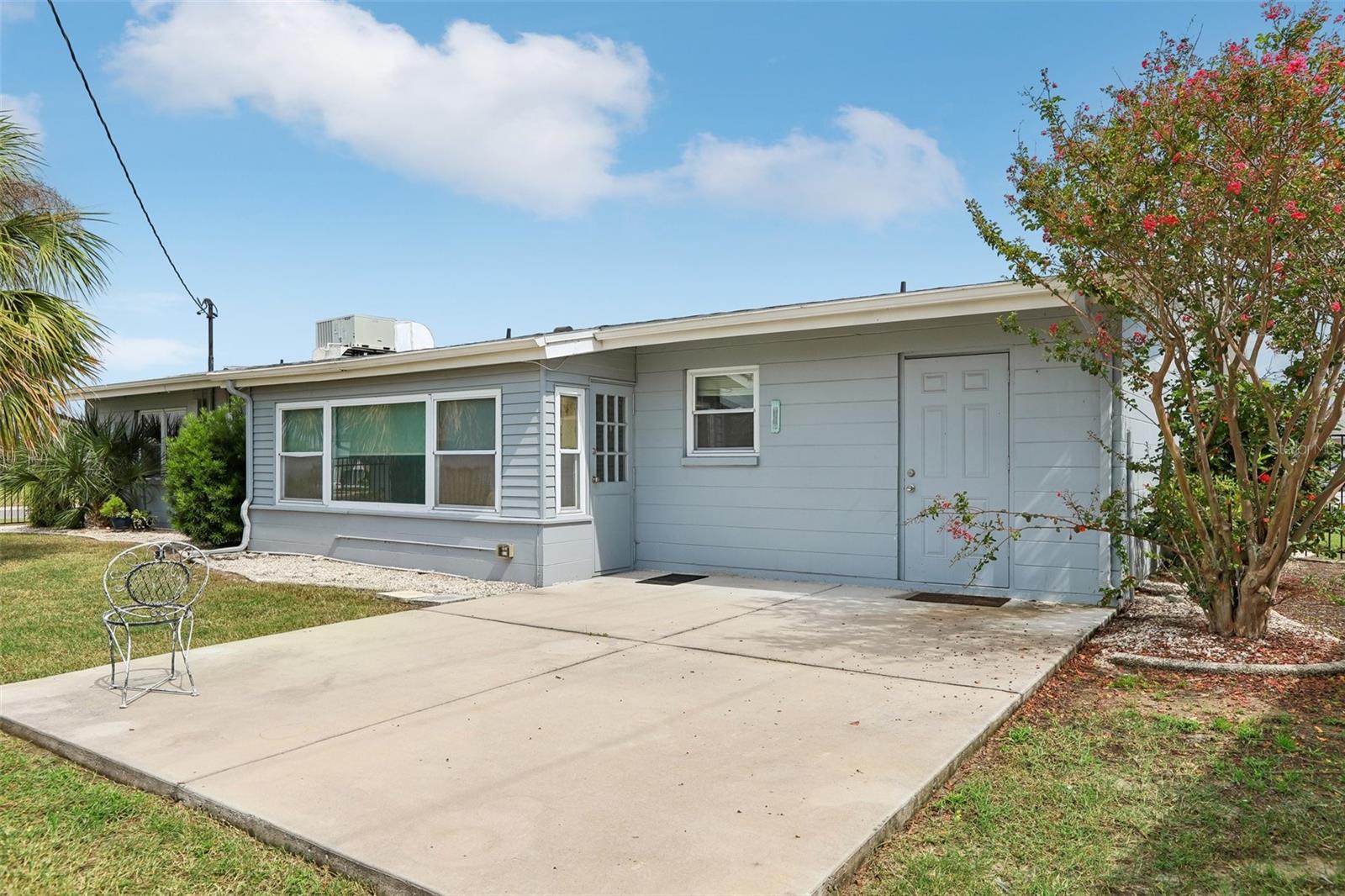 1001 LA JOLLA AVE