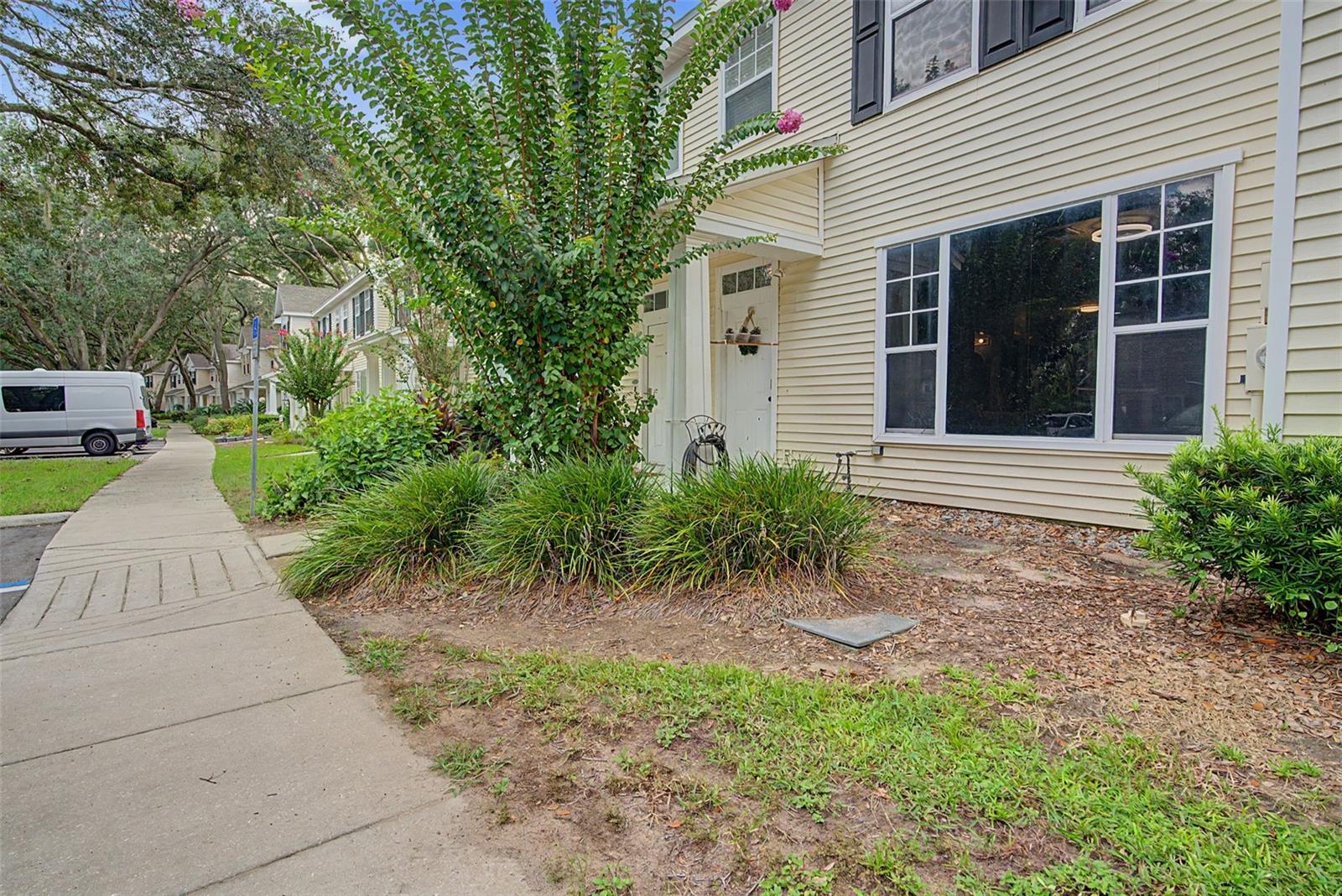 2214 GOLDEN OAK LN