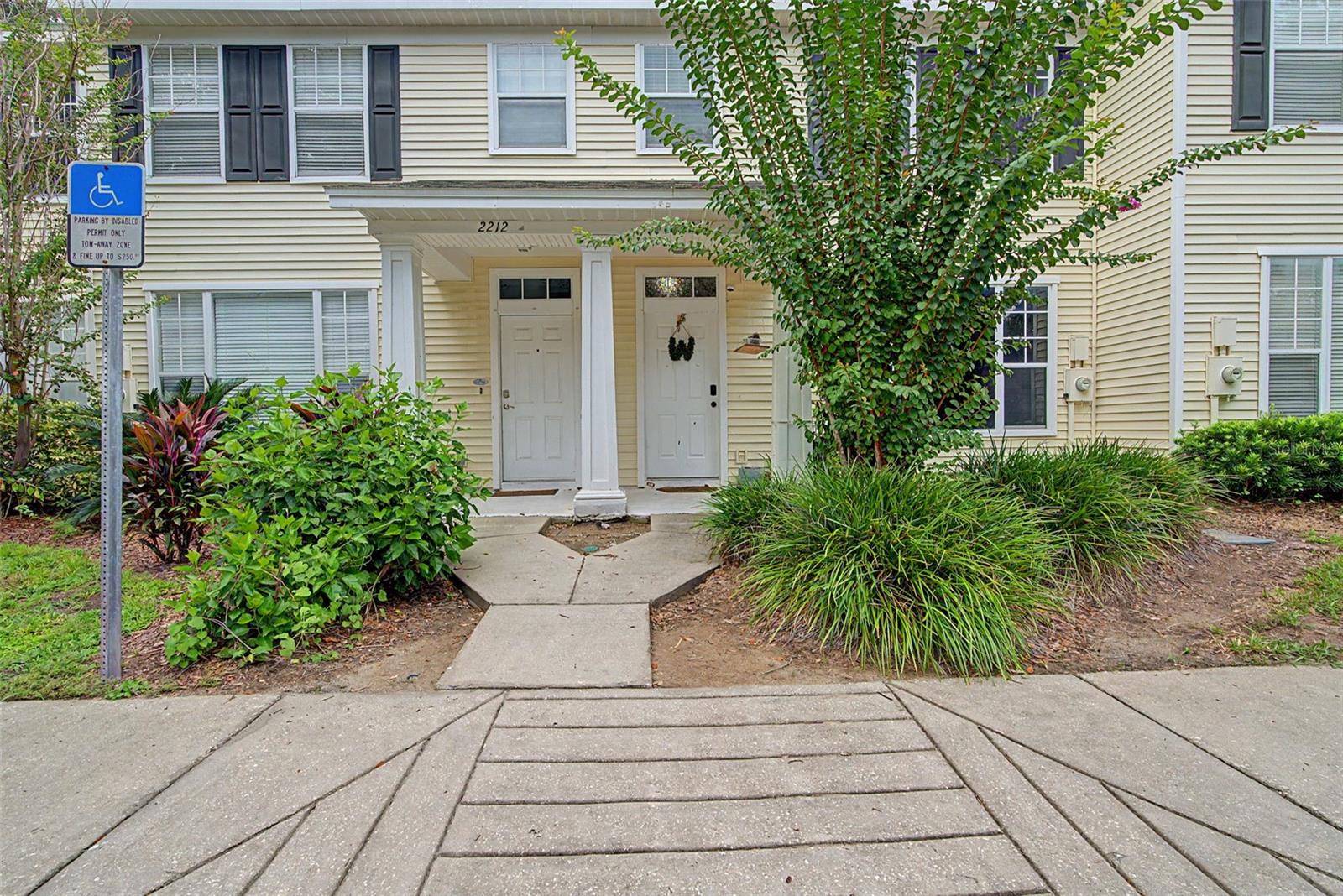 2214 GOLDEN OAK LN