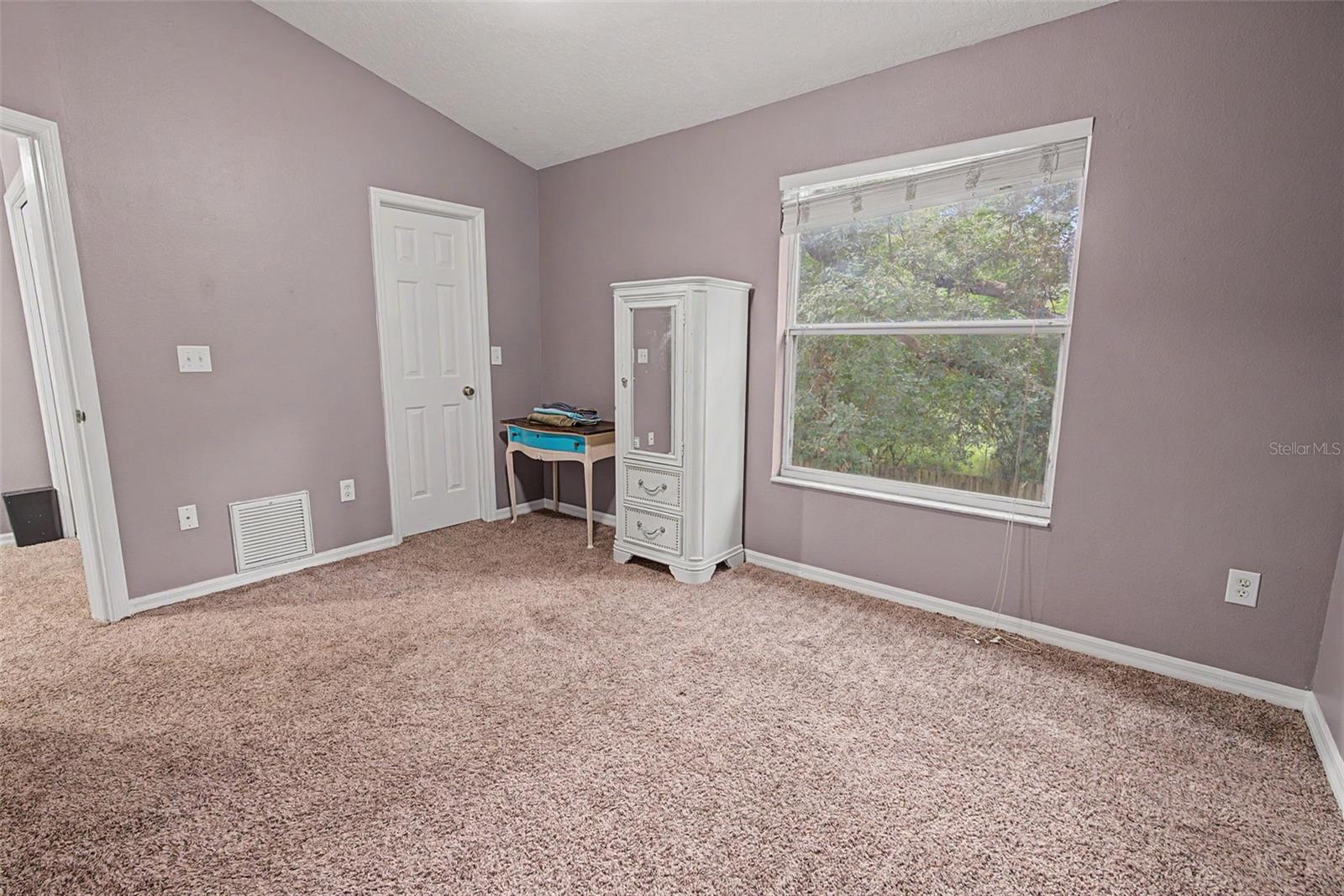2214 GOLDEN OAK LN
