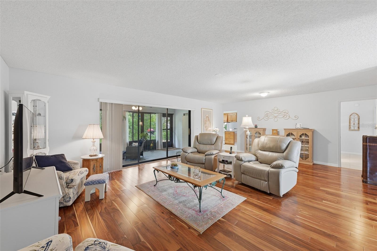 1803 NEW BEDFORD DR