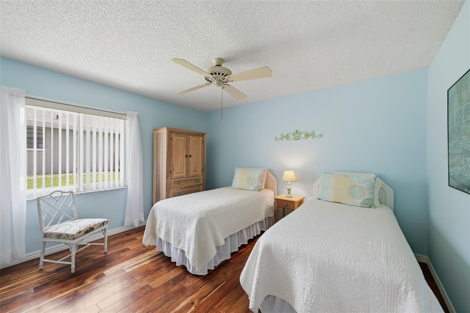 1803 NEW BEDFORD DR