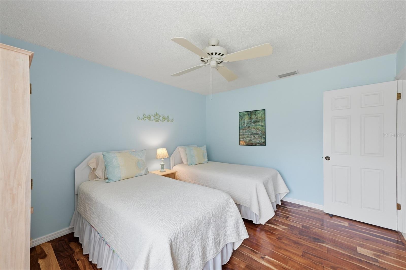 1803 NEW BEDFORD DR