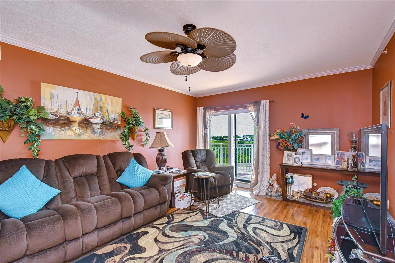 4516 SEAGULL DR #318