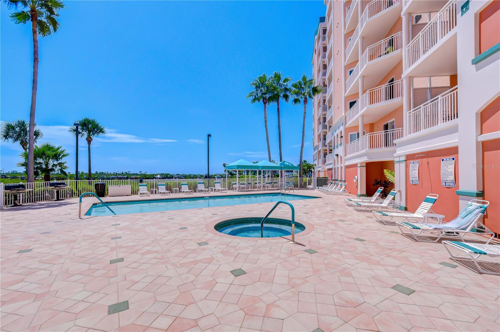 4516 SEAGULL DR #318