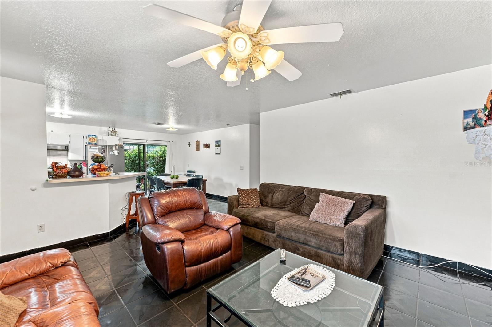 1801 BETHUNE DR