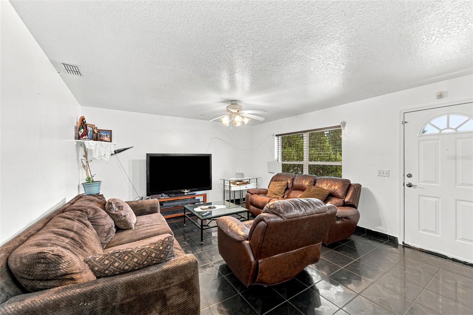 1801 BETHUNE DR